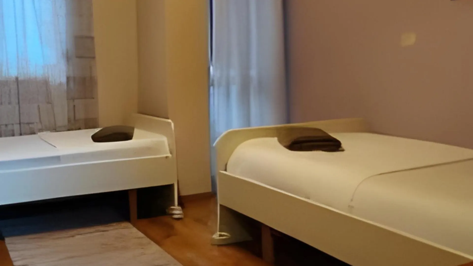 All Seasons Villa 2, Kompleksi Dielli Golem  Holiday home